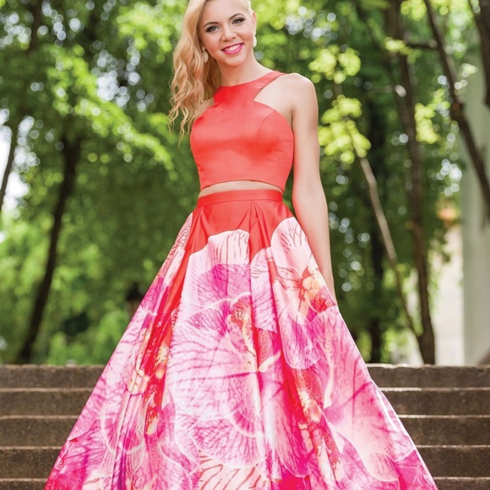 Jovanni Prom Dress - Size 4 - NEW